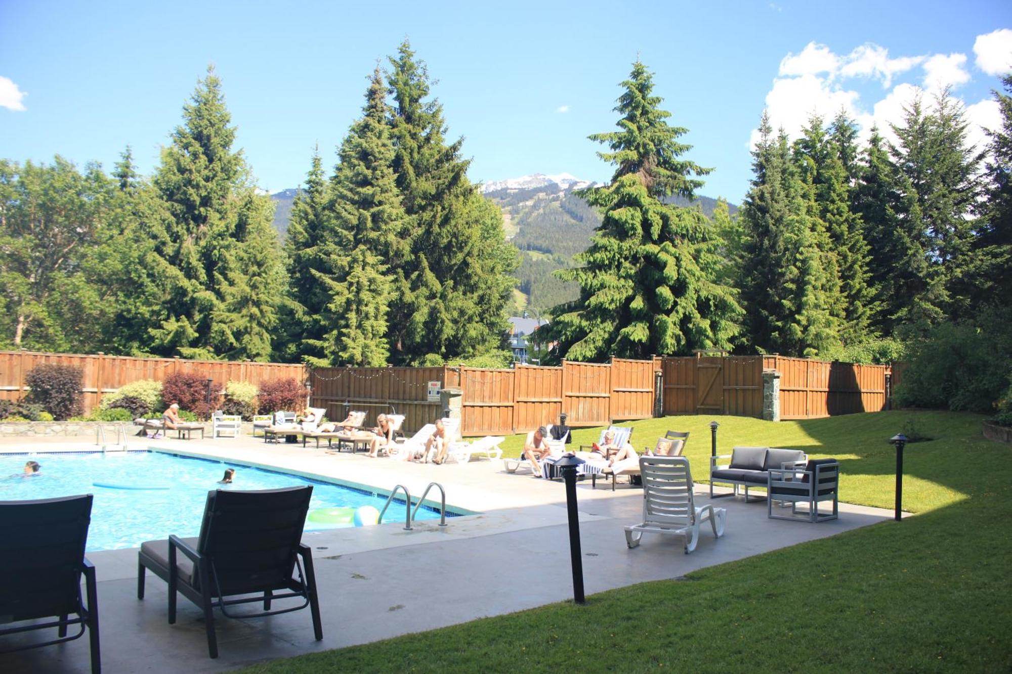 Spring Summer Special Cascade Lodge Suite Wifi 2 Hot Tubs Pool Gym Sauna Ski & Bike Storage Room Whistler Kültér fotó